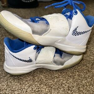 Nike Kyrie Flytrap III 3 GS Basketball White Royal Blue BQ5620-100 Size 5Y